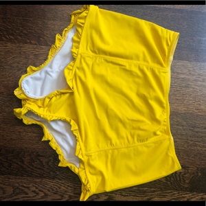 Kortni Jeans Golden All Ruffled Bottoms - Medium